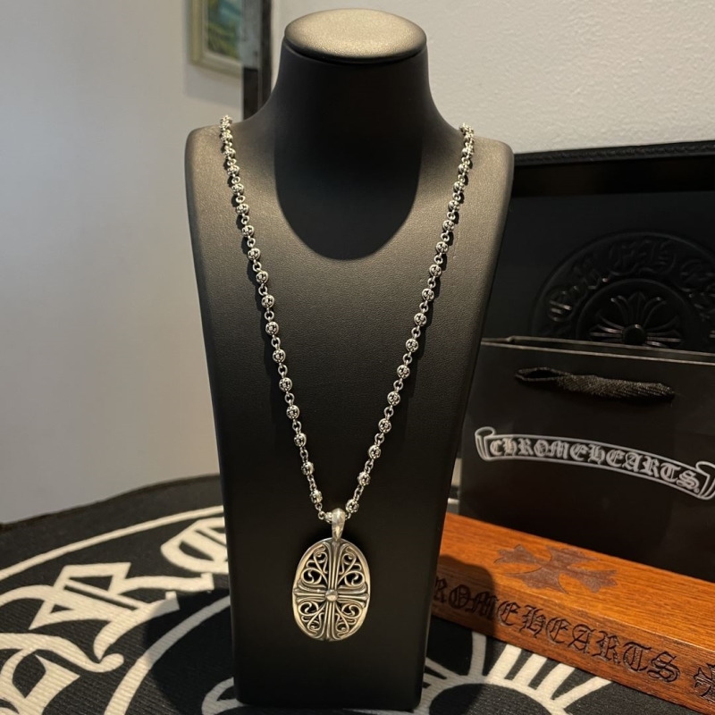 Ch*0me He**ts necklaces